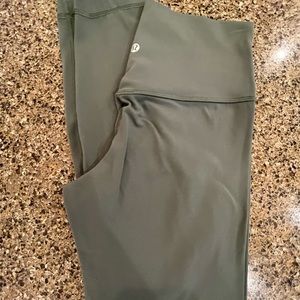 LULULEMON OLIVE GREEN ALIGN LEGGINGS SIZE 6